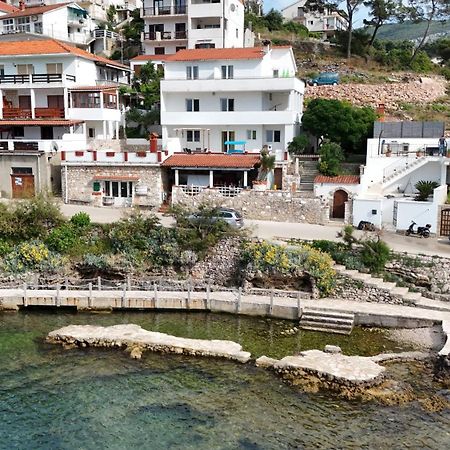 Apartments Peronja Jelsa Seafront Exterior photo