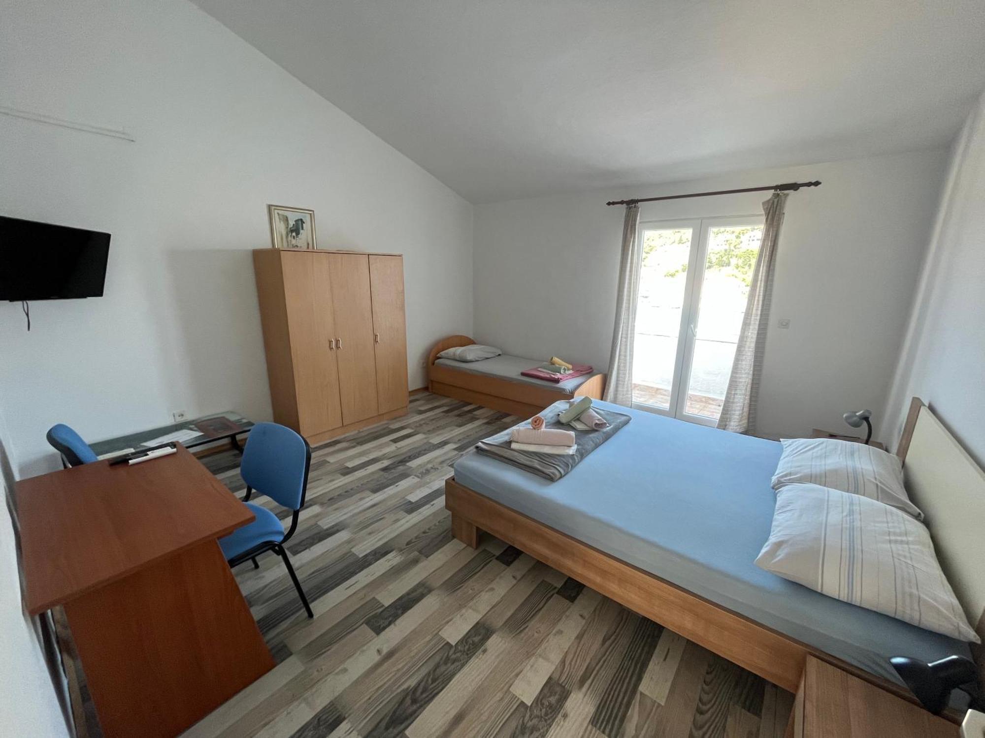 Apartments Peronja Jelsa Seafront Exterior photo
