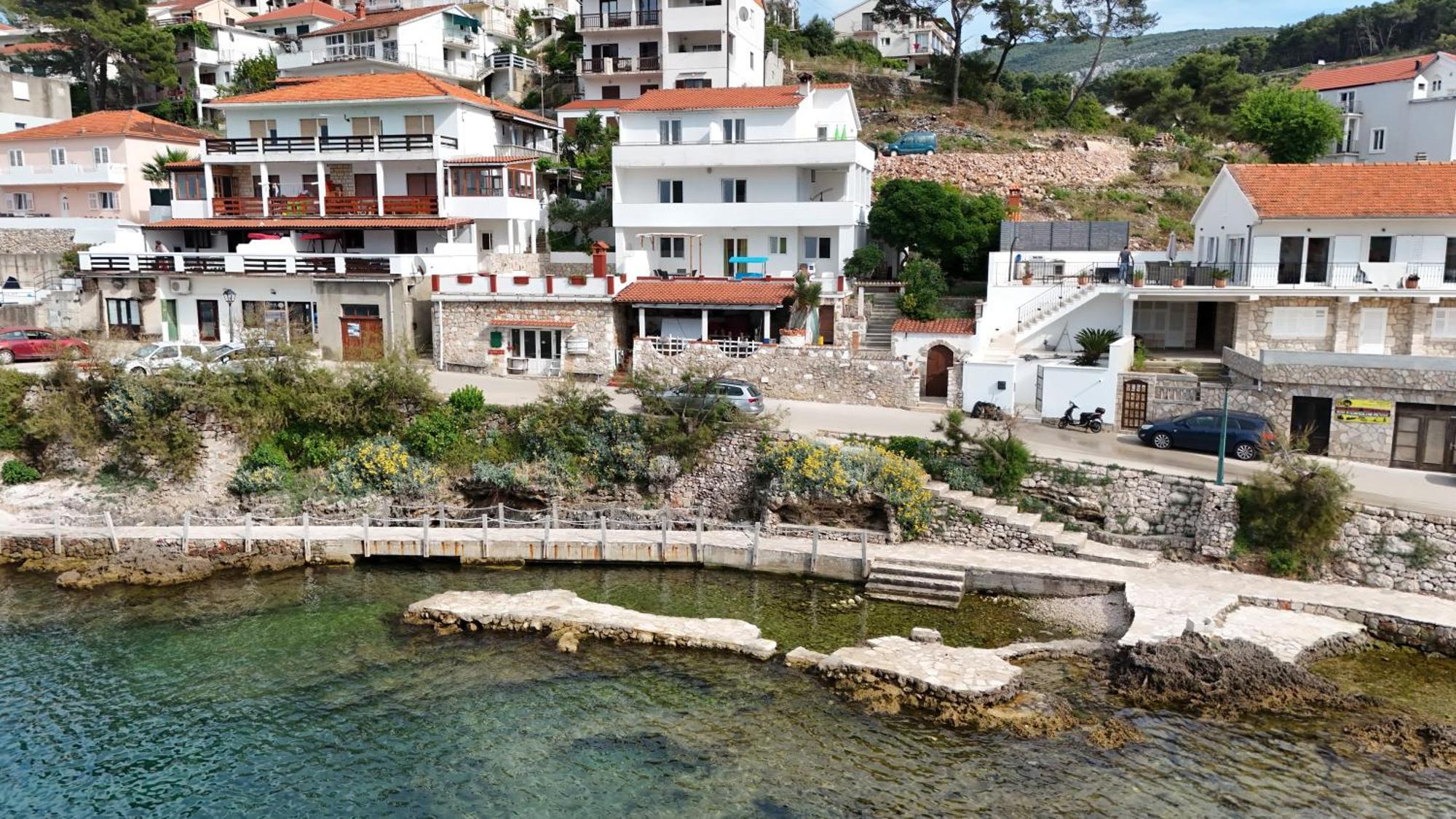 Apartments Peronja Jelsa Seafront Exterior photo